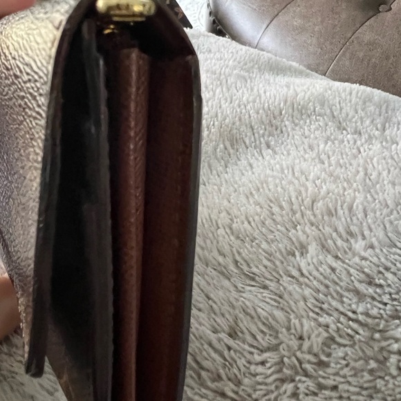 Louis Vuitton Wallet Authentic - Picture 10 of 12